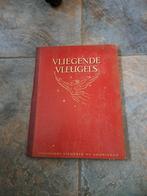 oud plakboek vliegende vleugels deel 1 en 2, Ophalen of Verzenden, Gebruikt, Boek of Tijdschrift