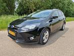 Ford Focus Wagon 1.0 Ecoboost 125pk 2012 Titanium - PDC, ECC, Auto's, Ford, 125 pk, Parkeersensor, Zwart, Handgeschakeld