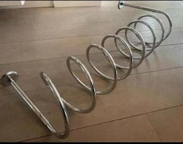 Vintage spiraal kapstok  beschikbaar voor biedingen