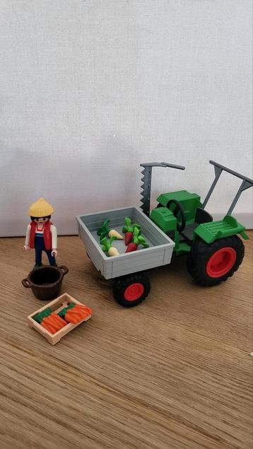 Playmobil boerderij ,tractoren , veel dieren 