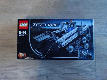 Lego Technic 42032 - Rupsband Graafmachine beschikbaar voor biedingen