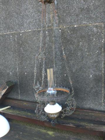 Zeer mooie olie hanglamp op petroleum hoogte is 115 cm. +_ . beschikbaar voor biedingen