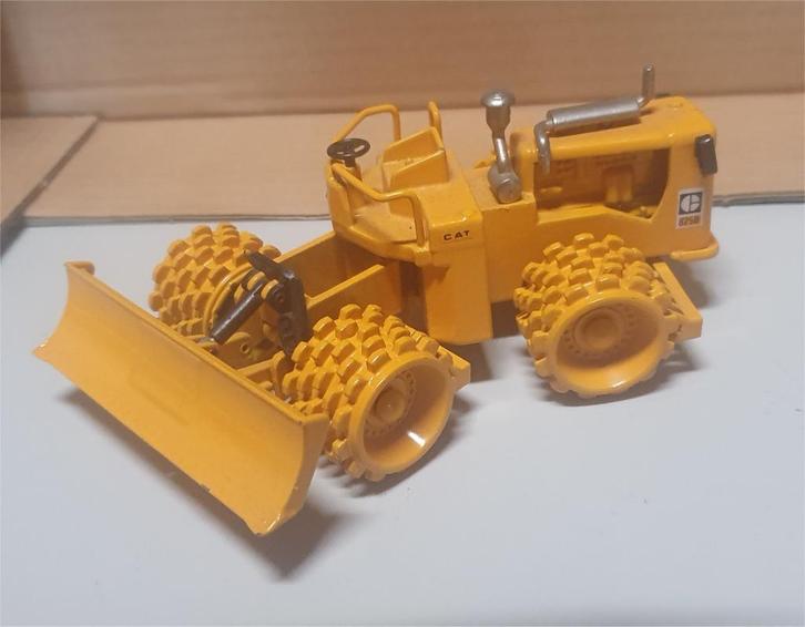 Joal Caterpillar Compactor met schuif, Hobby en Vrije tijd, Modelauto's | 1:50, Zo goed als nieuw, Hijskraan, Tractor of Landbouw