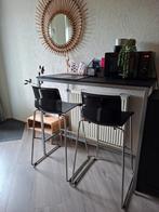 2 zwarte barkrukken met tafel, Ophalen, Gebruikt, Met voetsteun, 60 tot 90 cm