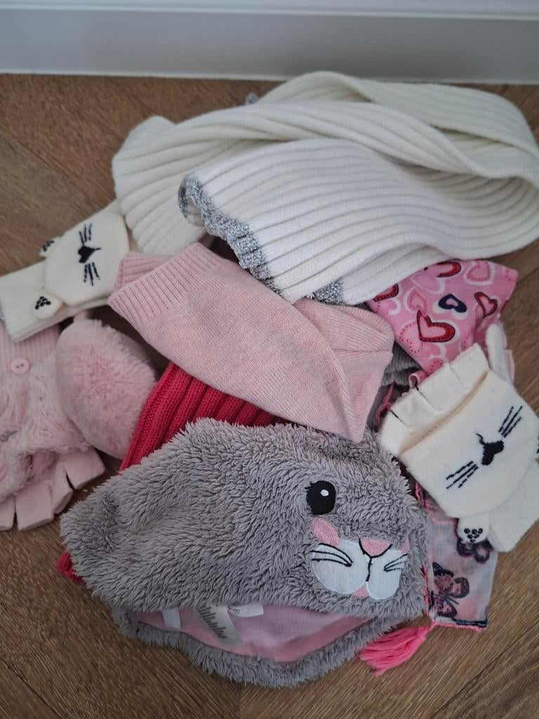 Winter accessoires setje - Muts, sjaal, wanten, Kinderen en Baby's, Babykleding | Mutsen, Sjaals en Wanten, Zo goed als nieuw