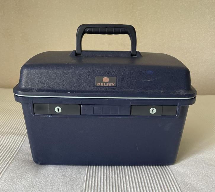 Beautycase DELSEY, Sieraden, Tassen en Uiterlijk, Beautycases, Gebruikt, Hardcase, Blauw, Met slot, Met spiegeltje(s), Ophalen