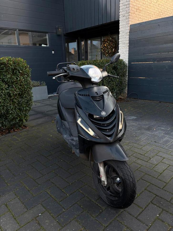 Piaggio Zip I-Get 2019, Fietsen en Brommers, Scooters | Piaggio, Gebruikt, Zip, Maximaal 25 km/u, Benzine, Ophalen