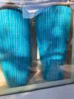 2 hoge blauwe stenen vazen, Huis en Inrichting, Woonaccessoires | Vazen, Ophalen, Blauw, Aardewerk of Porselein, Zo goed als nieuw