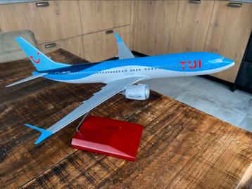 B-737MAX TUI PH-TFN schaal 1/100 nieuw in doos 