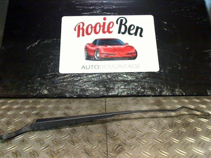 Ruitenwisserarm voor van een Chrysler Grand Voyager, Auto-onderdelen, Ruiten en Toebehoren, Gebruikt, -, -, Ophalen of Verzenden