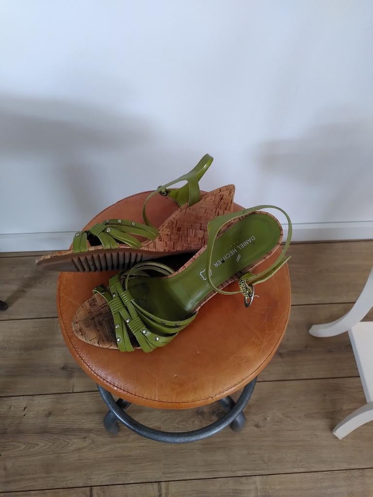 Prachtige groene sandaaltjes, kurken sleehak, mt 41, Daniël Hechter, Zo goed als nieuw, Groen, Sandalen of Muiltjes