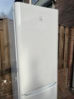 Indesit koelkast vriezer, Witgoed en Apparatuur, Ophalen, Gebruikt, 200 liter of meer, Met aparte vriezer
