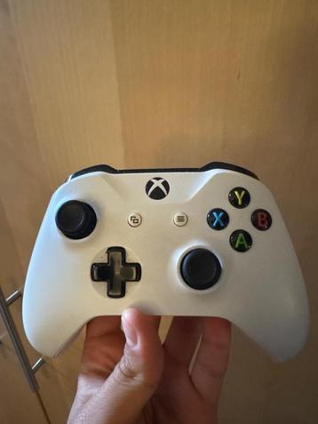 X-Box controller series S beschikbaar voor biedingen