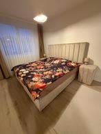 Mooie springbox bed met Nachtkastje + matras, Ophalen, Beige, Tweepersoons, Zo goed als nieuw