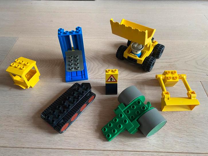 Duplo: shovel en div. onderdelen van werkwagens., Kinderen en Baby's, Speelgoed | Duplo en Lego, Zo goed als nieuw, Duplo, Ophalen of Verzenden