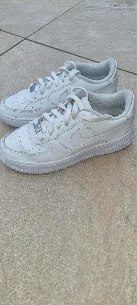 Nike Airforce 1 - Maat 36.5 - Zo goed als nieuw!, Kinderen en Baby's, Kinderkleding | Schoenen en Sokken, Zo goed als nieuw, Sportschoenen