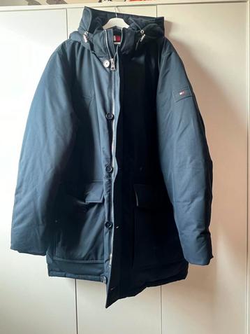 Tommy hilfiger winterjas beschikbaar voor biedingen
