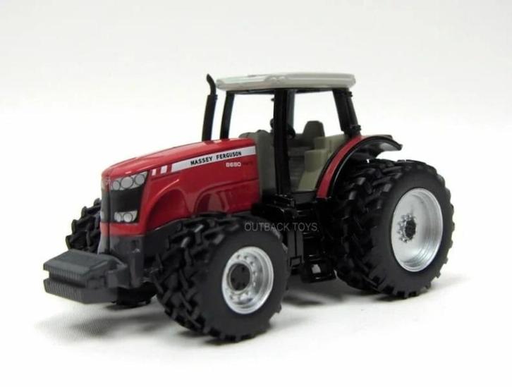 Massey Ferguson 8680 met Dubbellucht, Hobby en Vrije tijd, Modelauto's | Overige schalen, Nieuw, Tractor of Landbouw, Ophalen of Verzenden