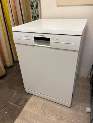 Afwasmachine Siemens - Werkt Goed - Schoon - Met Bestekla beschikbaar voor biedingen