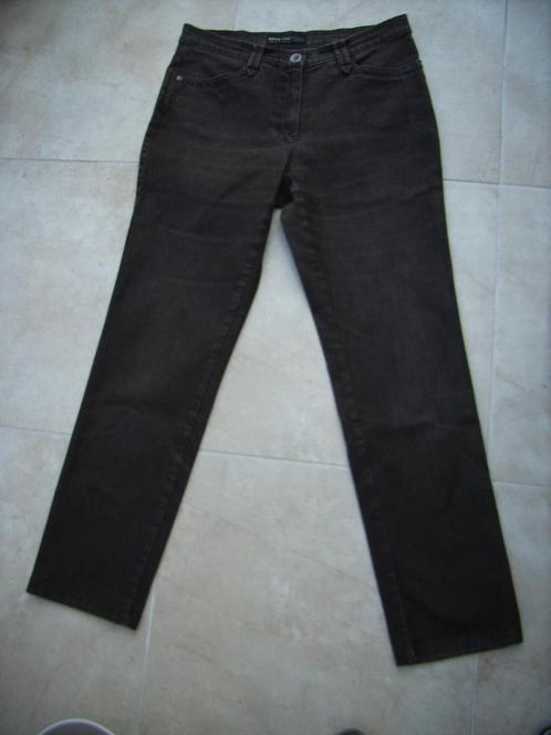 zgan. BRAX STAR spijkerbroek 5 pocketmodel donkerbruin mt 40, Kleding | Dames, Spijkerbroeken en Jeans, Zo goed als nieuw, W30 - W32 (confectie 38/40)