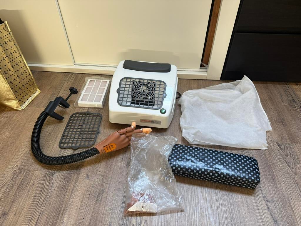 Afzuiger & oefenarm met nepnagels, Ophalen of Verzenden