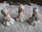3 Letterbak Beeldjes - Meisjes met Bloemen / Napco ? - 6 cm, Antiek en Kunst, Curiosa en Brocante, Verzenden