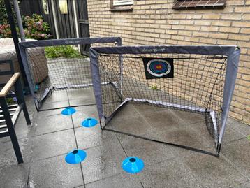 Voetbal goaltjes met accecoires beschikbaar voor biedingen