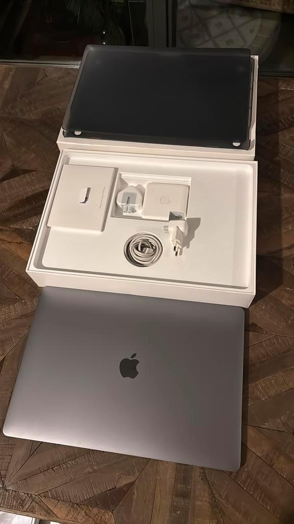 MacBook Pro - Weinig gebruikt!, Computers en Software, Apple Macbooks, Gebruikt, MacBook Pro, 15 inch, 2 tot 3 Ghz, 256 GB, 16 GB