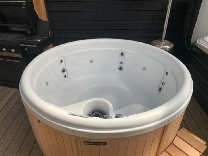 USA MADE Nordic Spa I Demo-model I Korting, Tuin en Terras, Bubbelbaden en Hottubs, Zo goed als nieuw, Vast, Afdekzeil, Grondzeil