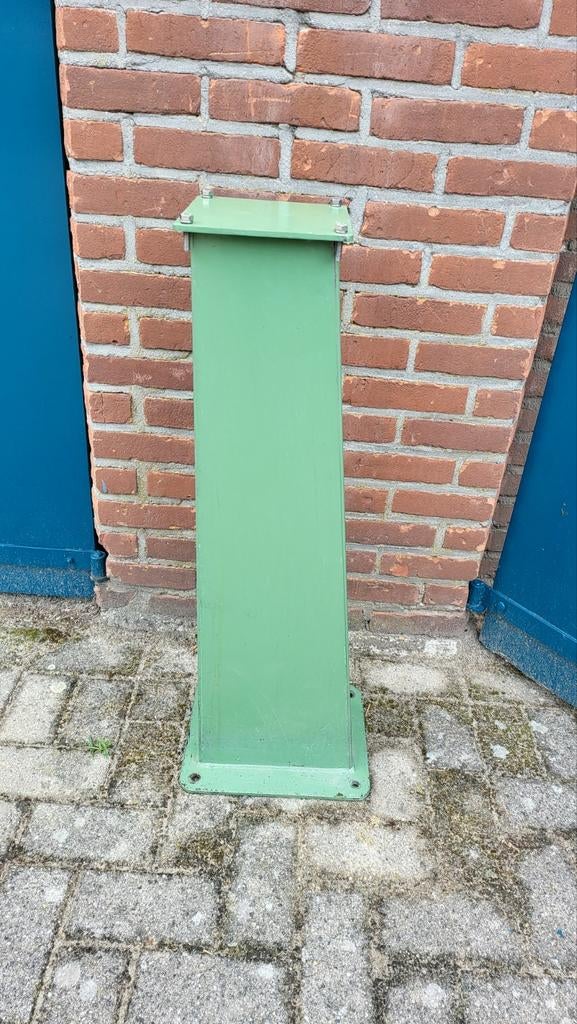 Metalen Sokkel / Zuil - voor bijv. Reclamebord, logo, Ophalen of Verzenden, Gebruikt