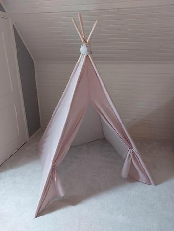Leuke roze tipi tent (speeltent) voor kinderen beschikbaar voor biedingen
