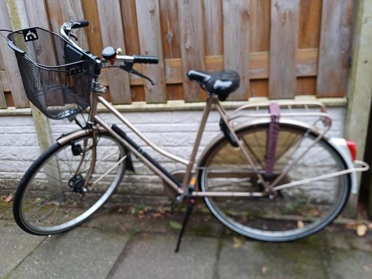 z.g.a.n. Gazelle damesfiets met mand, Fietsen en Brommers, Fietsen | Dames | Damesfietsen, Gebruikt, Gazelle, Versnellingen, 56 cm of meer