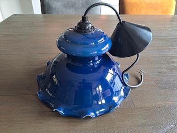 Fraaie vintage blauwe Massive opaline hanglamp  beschikbaar voor biedingen