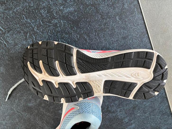 Asics sportschoenen maat 39 - goede staat, Sport en Fitness, Loopsport en Atletiek, Zo goed als nieuw, Hardloopschoenen, Asics