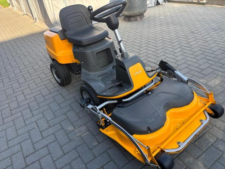 Stiga frontmaaier, Tuin en Terras, Zitmaaiers, Gebruikt, Minder dan 90 cm, Elektrische starter, Mulchfunctie, Ophalen