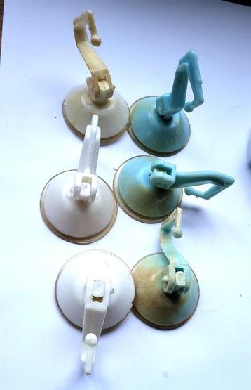 6 Oude vintage haken zuignaphaakjes  beschikbaar voor biedingen