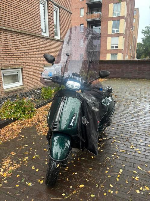 Vespa sprint 2021, Fietsen en Brommers, Scooters | Vespa, Zo goed als nieuw, Vespa S, Maximaal 25 km/u, Benzine, Ophalen
