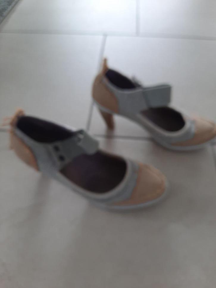 jeans pumps, Kleding | Dames, Schoenen, Zo goed als nieuw, Pumps, Grijs, Ophalen of Verzenden
