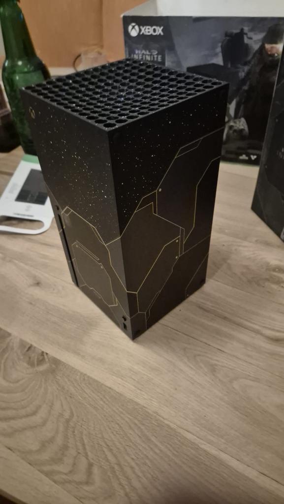 Xbox series X 1TB - Halo Edition, Spelcomputers en Games, Spelcomputers | Xbox Series X en S, Zo goed als nieuw, Xbox Series X