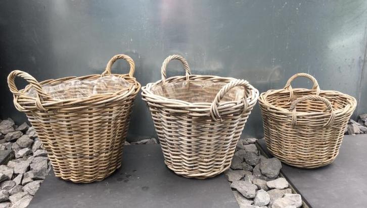 Grote rieten manden 40cm/plastic binnen voering diverse pot, Huis en Inrichting, Woonaccessoires | Schalen en Manden, Zo goed als nieuw