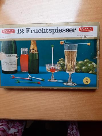 12 nostalgische cocktailprikkers beschikbaar voor biedingen