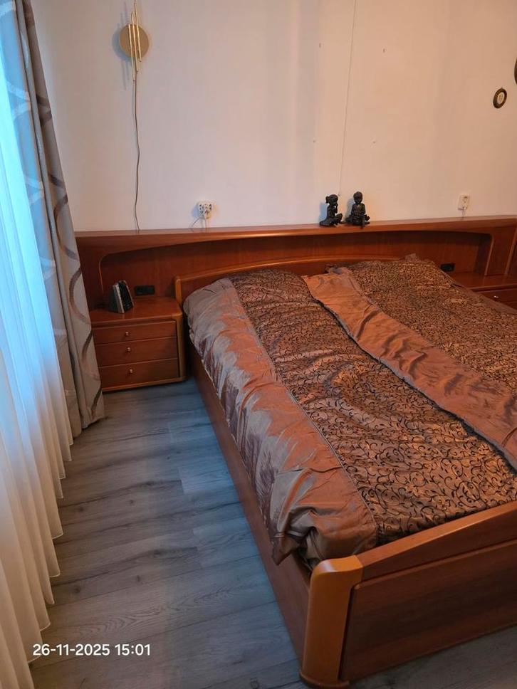 Houten WATERBED Tweepersoonsbed met Nachtkastjes en ombouw, Huis en Inrichting, Slaapkamer | Bedden, Zo goed als nieuw, Tweepersoons