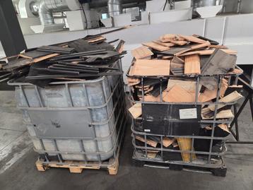 Hout gratis af te halen!.  beschikbaar voor biedingen