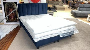 Velvet boxspring koningsblauw compleet 160 x 200 cm beschikbaar voor biedingen