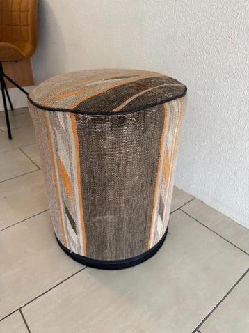 Handgemaakte Perzische Kelim Poef beschikbaar voor biedingen