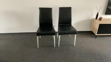 Lederen stoelen 4 stuks voor € 25 beschikbaar voor biedingen