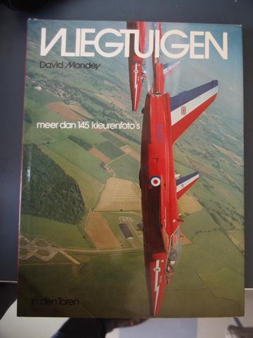 Boek Vliegtuigen - David Mondey (1977) beschikbaar voor biedingen