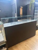Hoektoonbank met glazen vitrine - 180x118cm, Ophalen