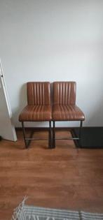 Set van 2 bruine barstoelen, Huis en Inrichting, Stoelen, Ophalen, Twee, Bruin, Zo goed als nieuw