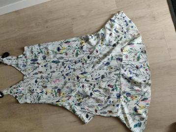 Splinternieuwe kreukvrije midi-jurk m.42 beschikbaar voor biedingen